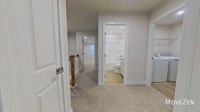 Building Photo - 208 Lograto Ln