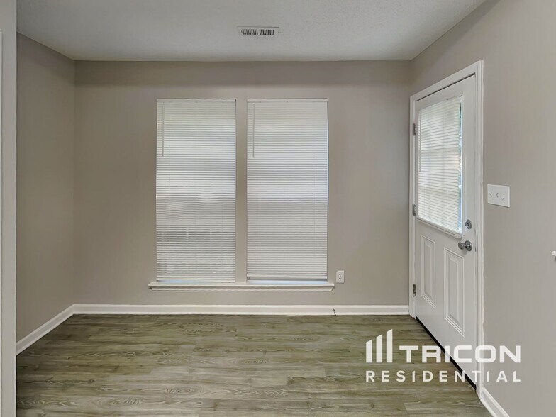 Building Photo - 8004 Seattle Slew Ct