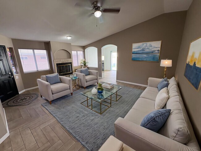 Building Photo - Great eastside location four bedrooms