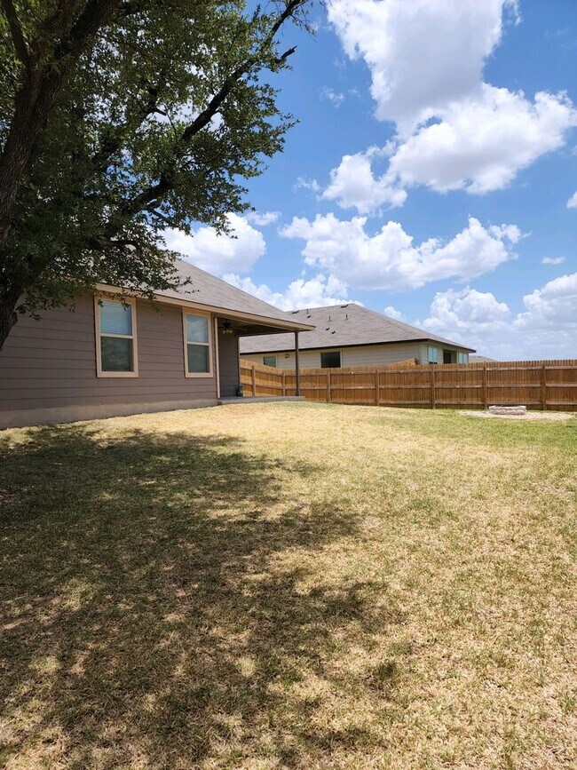 Building Photo - 1808 Fall Creek Ct