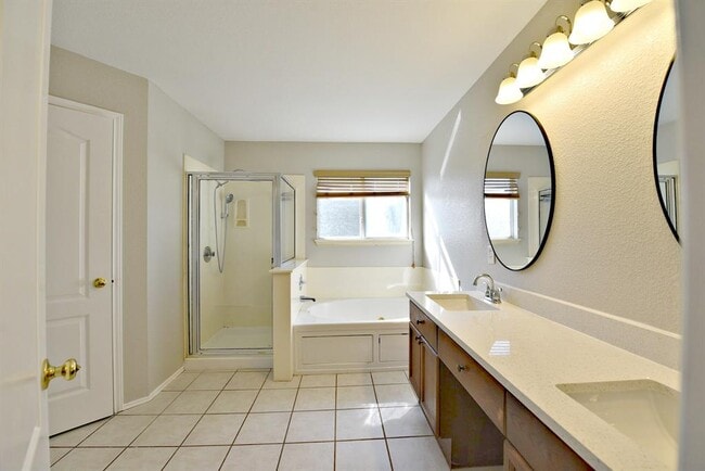 Building Photo - 3627 Windhill Loop