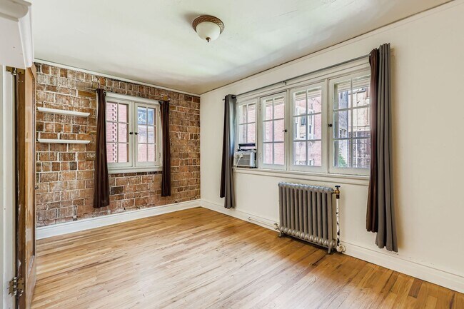 Building Photo - Capitol Hill Location, private roof top de...