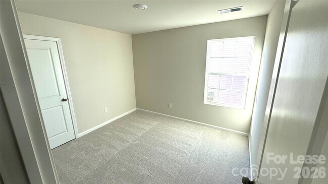 Building Photo - 3307 Crawford Ave