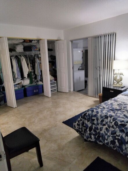 Building Photo - 399 Brittany Dr