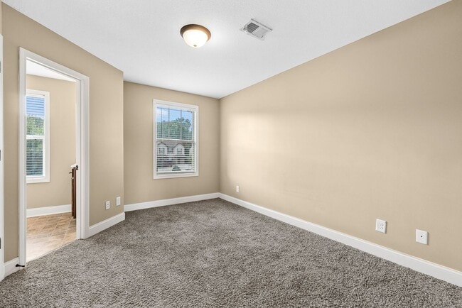 Building Photo - Pet Friendly Two Bedroom!