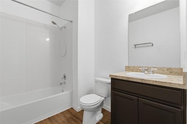 Building Photo - 211 Shiro Dr