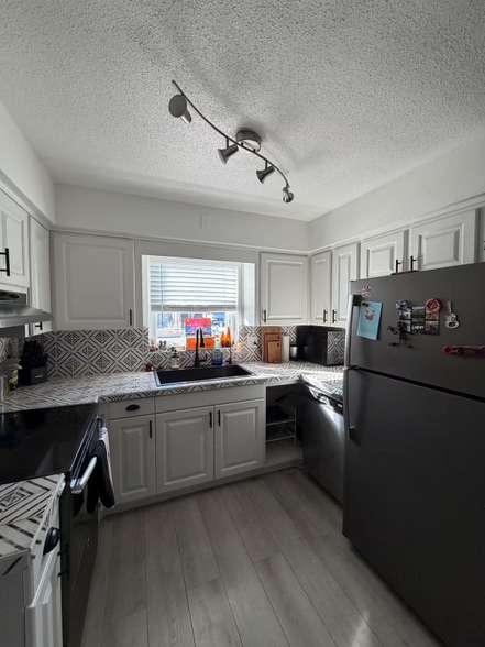 Building Photo - 5758 20th Ave N