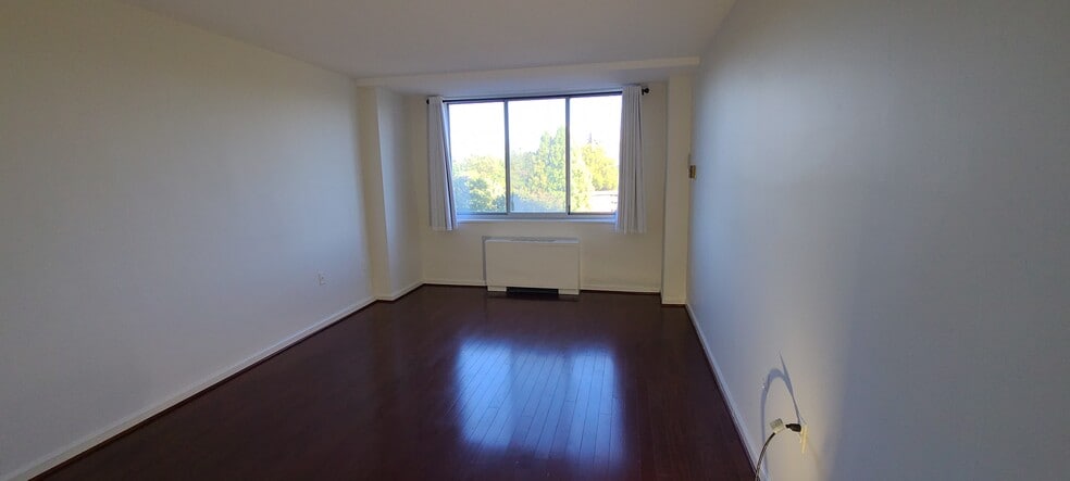 Building Photo - 10401 Grosvenor Pl