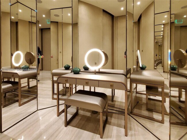 Building Photo - 18975 Collins Ave