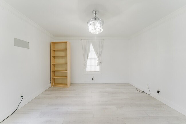 Building Photo - 700 E Palmetto Park Rd