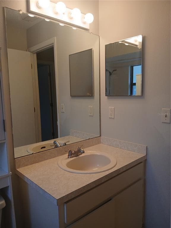 Building Photo - 3321 Whispering Dr S