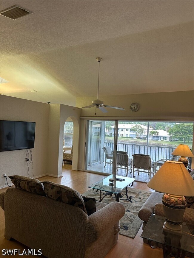 Building Photo - 306 Emerald Bay Cir