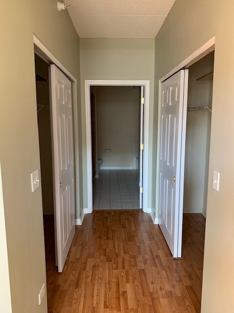 Building Photo - 105 W St Charles Rd