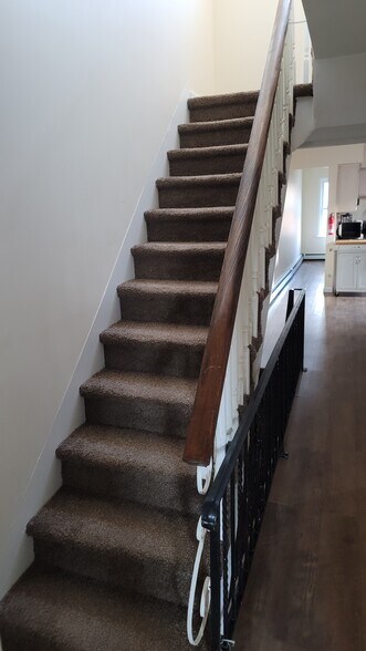 Building Photo - 351 Hamilton Ave