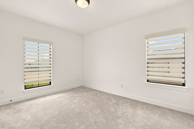 Building Photo - 24631 Fluttering Dove Ln