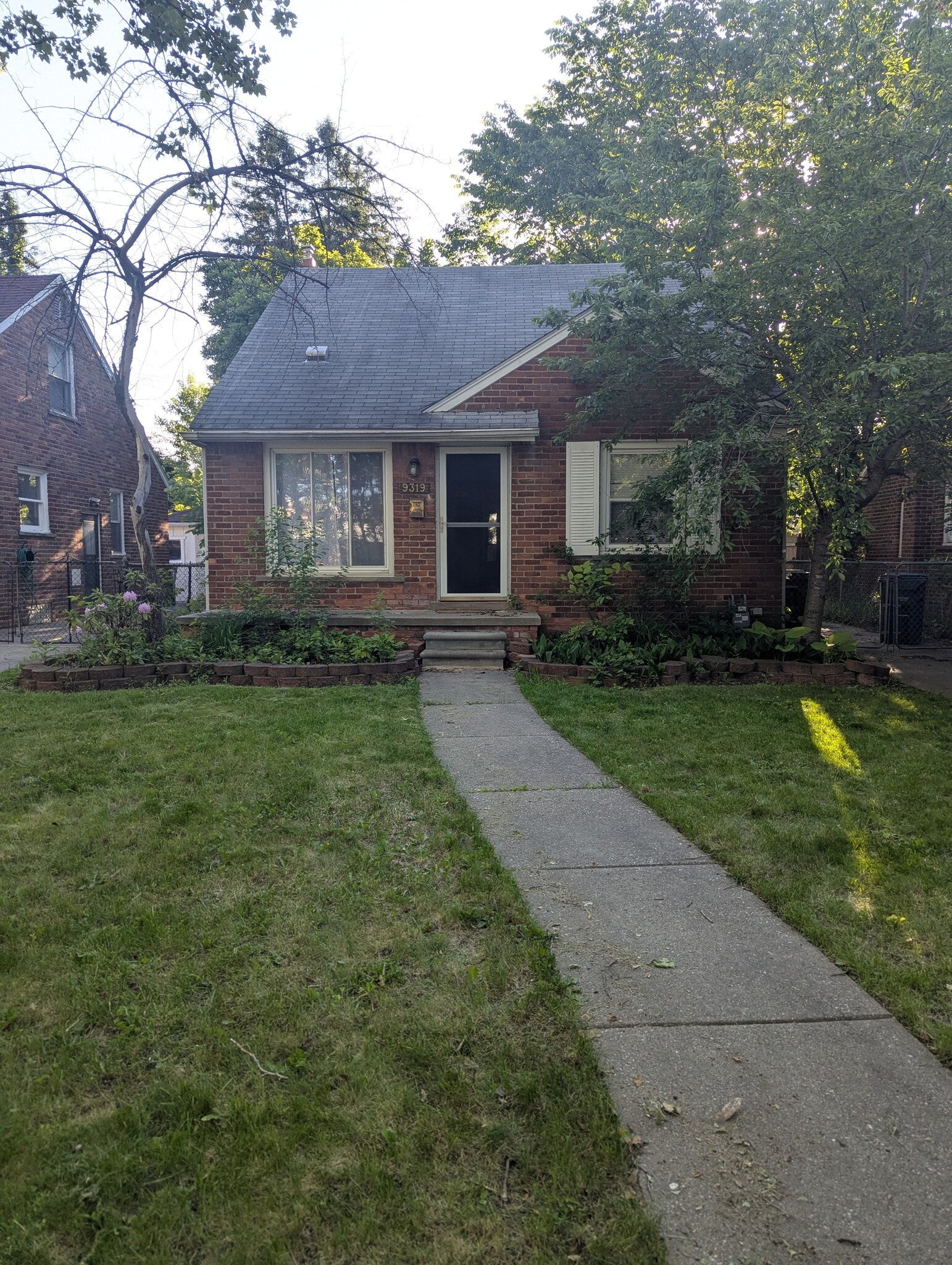 Building Photo - 9319 Fenton Ave
