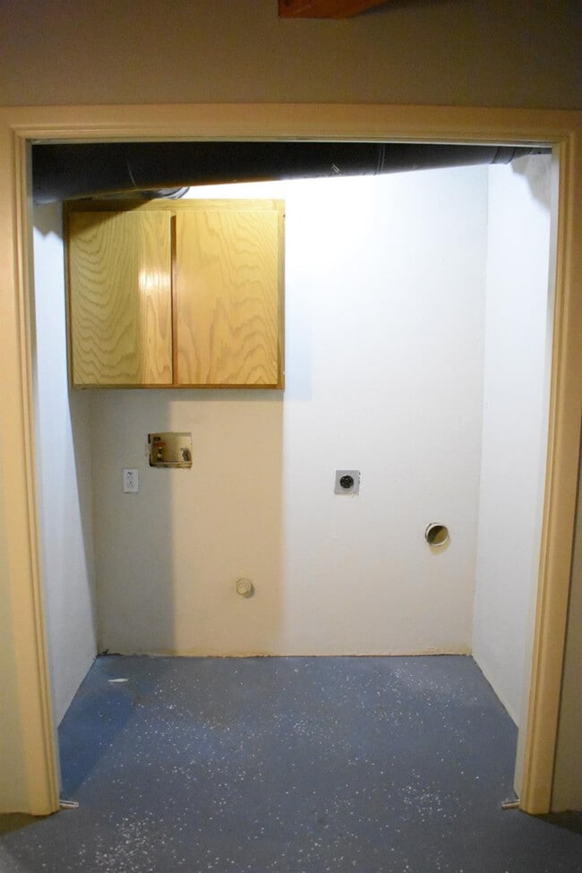 Building Photo - 1401 Avenue J
