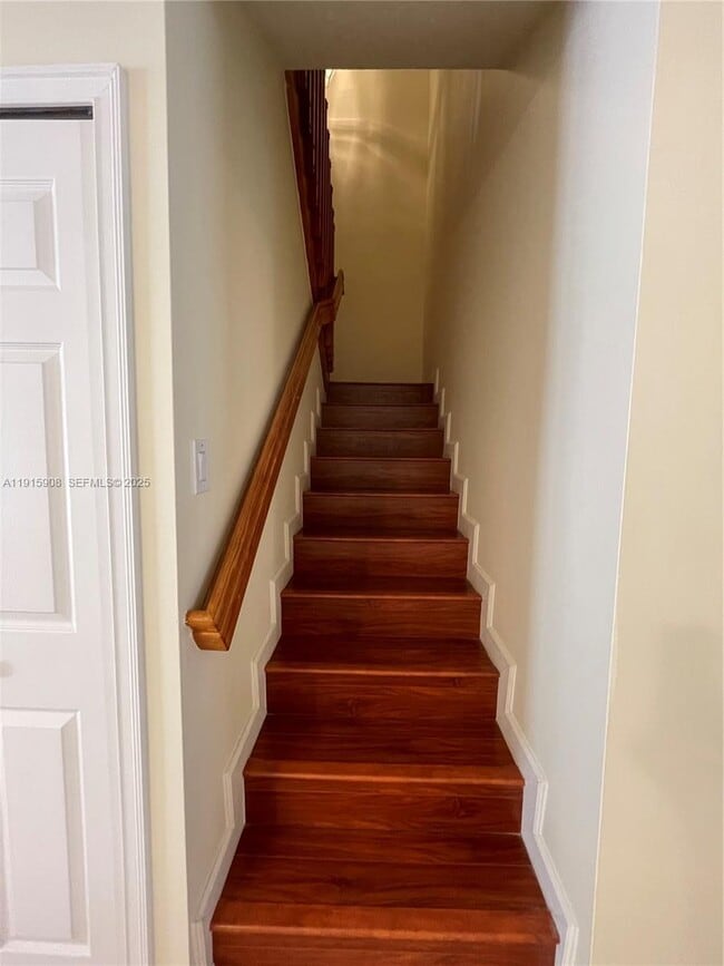 Building Photo - 10159 NW 43rd Terrace