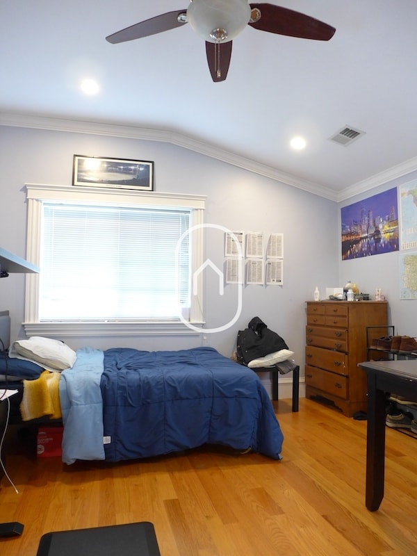 Building Photo - 117 Nonantum St