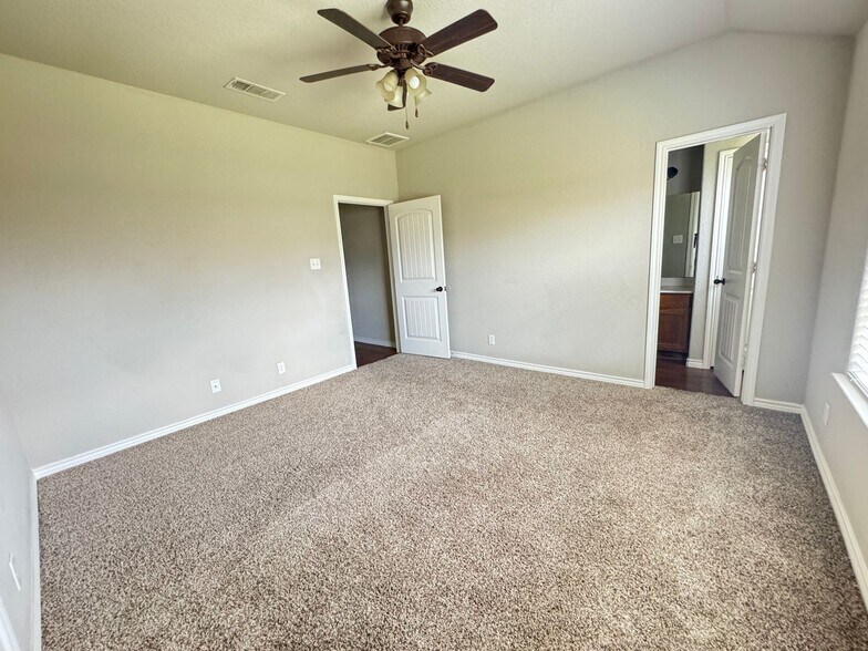Building Photo - 523 Kacie Dr