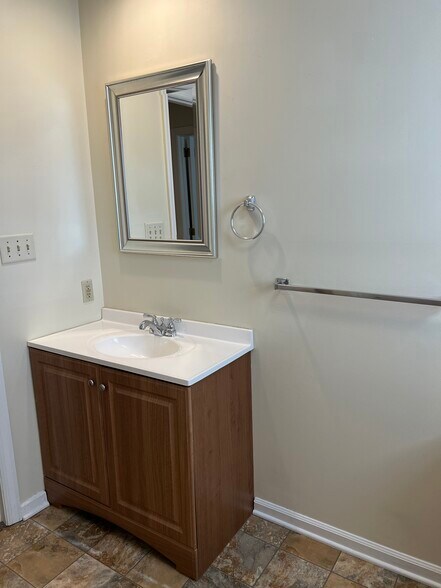 Building Photo - 1520 Tussey Ct