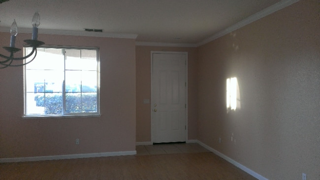 Building Photo - 1800 Marinette Ln