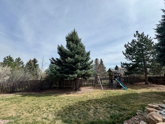 Building Photo - 5 Bedroom Home in Broadmoor Bluffs