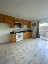 Building Photo - 3044 Amherst Dr