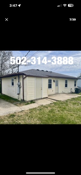 Building Photo - 1808 Oakwood Dr