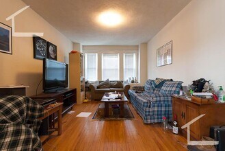 Building Photo - NO FEE!  Affordable Brighton 2 Bed Near T!  No Students, Sorry!