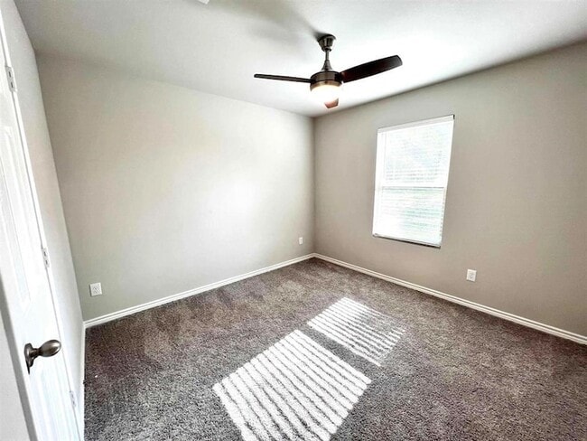 Building Photo - 1403 W Virginia St