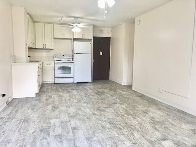 Building Photo - Discover Your Ideal Home in the Heart of T...