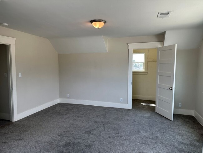 Building Photo - Newly Renovated-Victorian Style home San B...