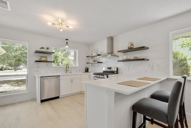 Building Photo - 4011 Eskew Dr