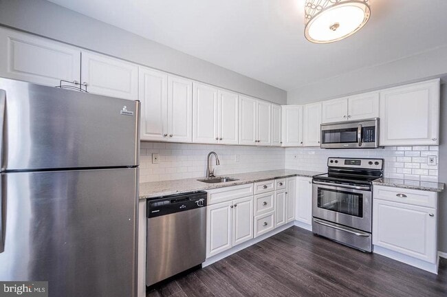 Building Photo - 10716 Cordage Walk