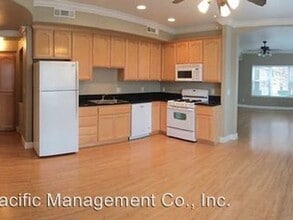 Building Photo - 256