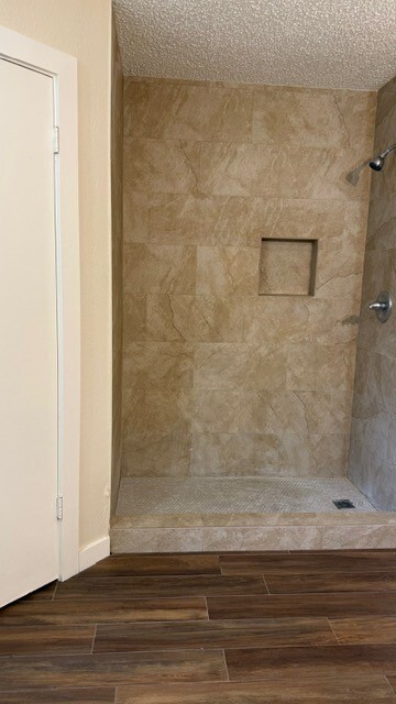 Building Photo - 451 Oakdale Dr