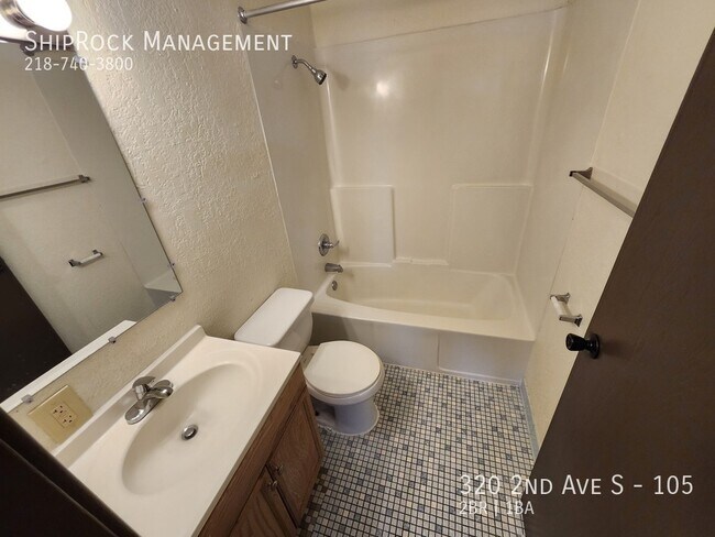 Building Photo - 320 2nd Ave S