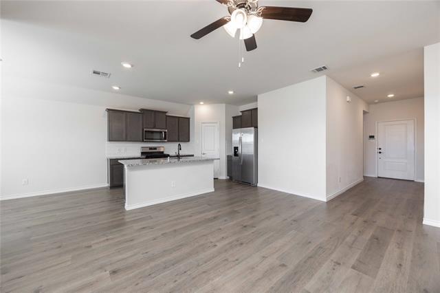 Building Photo - 719 Cool Cyn Trl