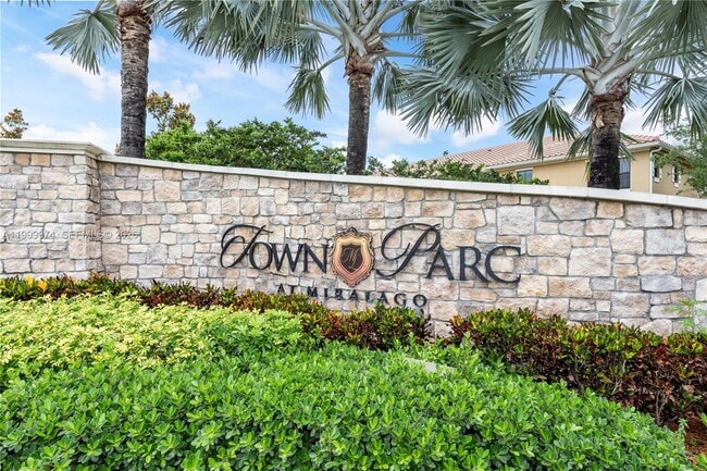 Building Photo - 8435 Lakeview Trail