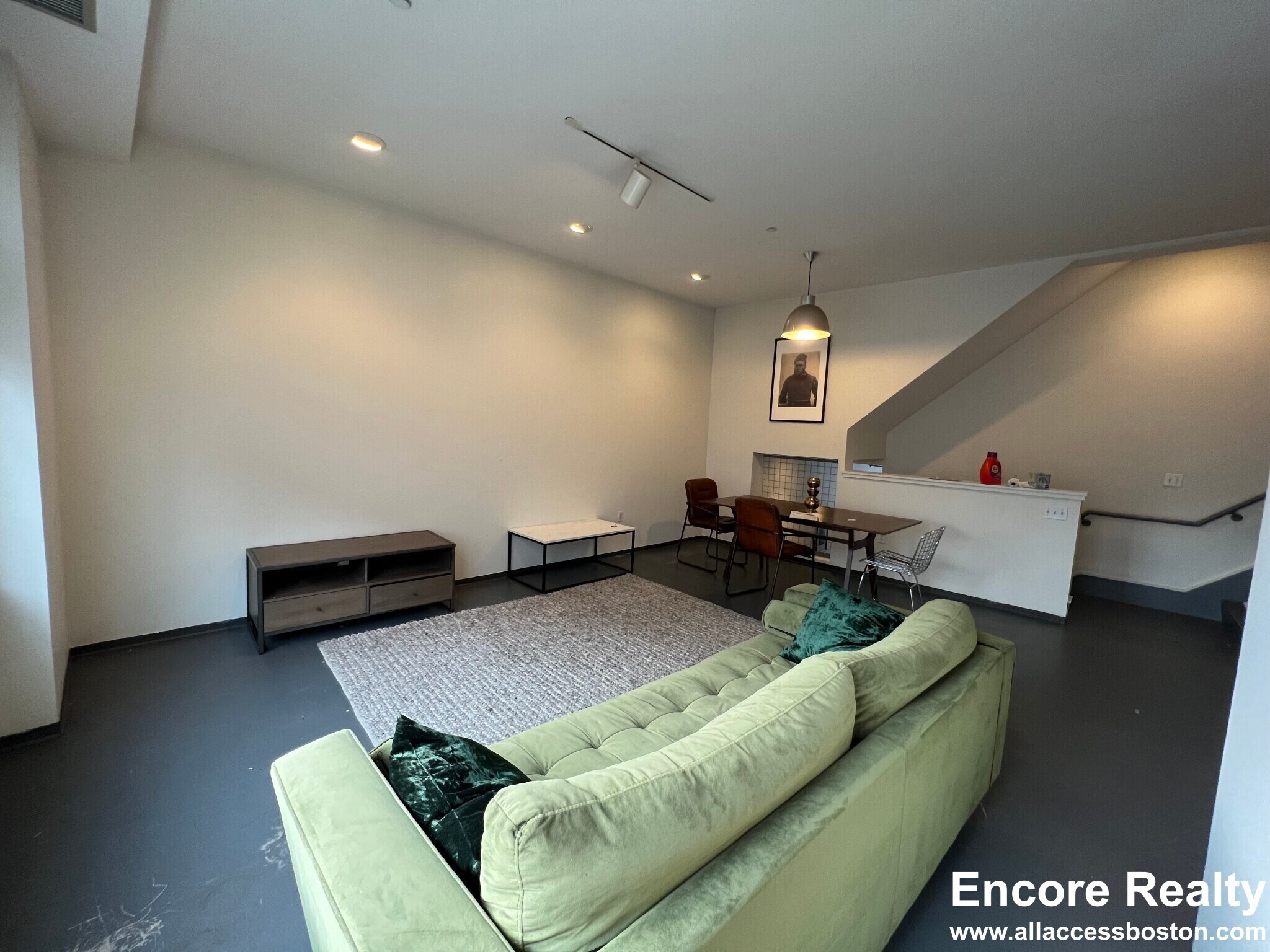 Building Photo - 160 E Berkeley St