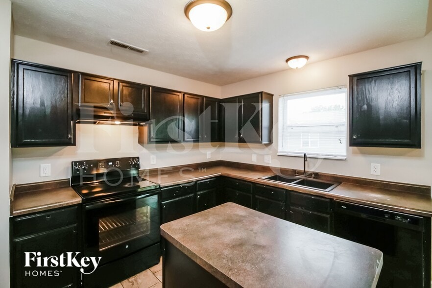 Building Photo - 3119 Hemlock Way