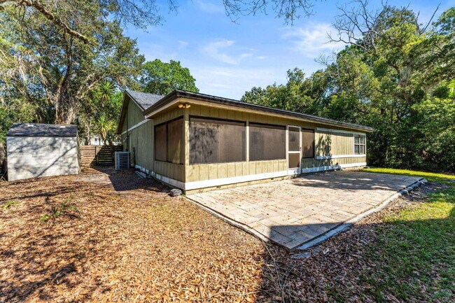 Building Photo - Charming 3-Bedroom Home with 2 Full Baths ...