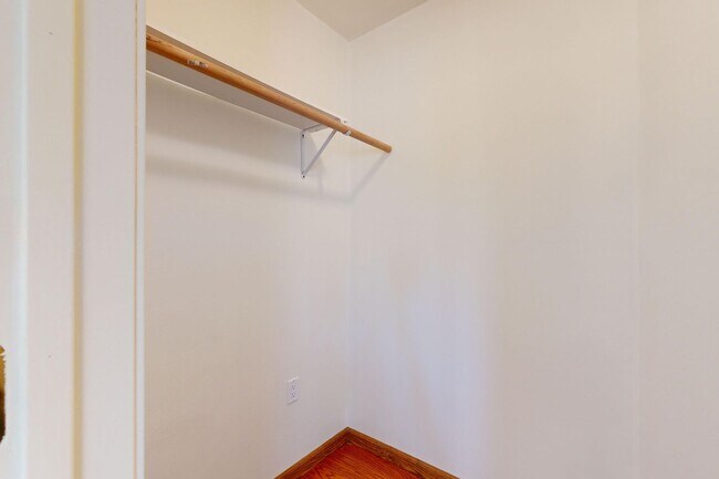 Building Photo - Farmhouse - Showings now Available