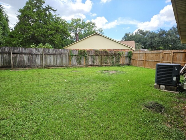 Building Photo - 17135 Hewing Dr