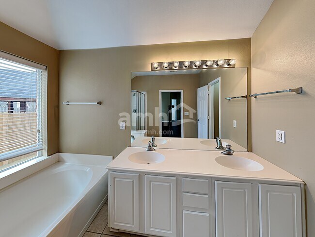 Building Photo - 1021 Ponderosa Ridge