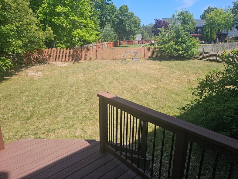 Building Photo - 9823 Minuteman Ct