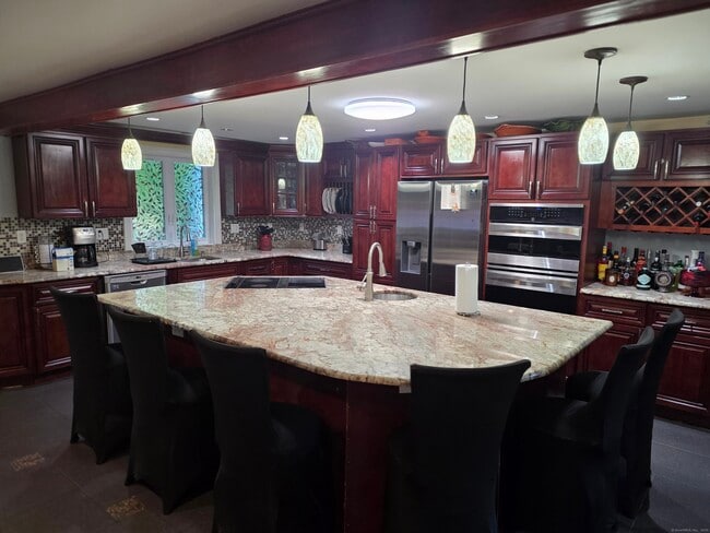 Building Photo - 913 Pleasant Valley Rd