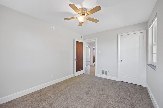 Building Photo - BRIDGETOWN - Adorable spacious 2 bed 1 bath brick ranch.