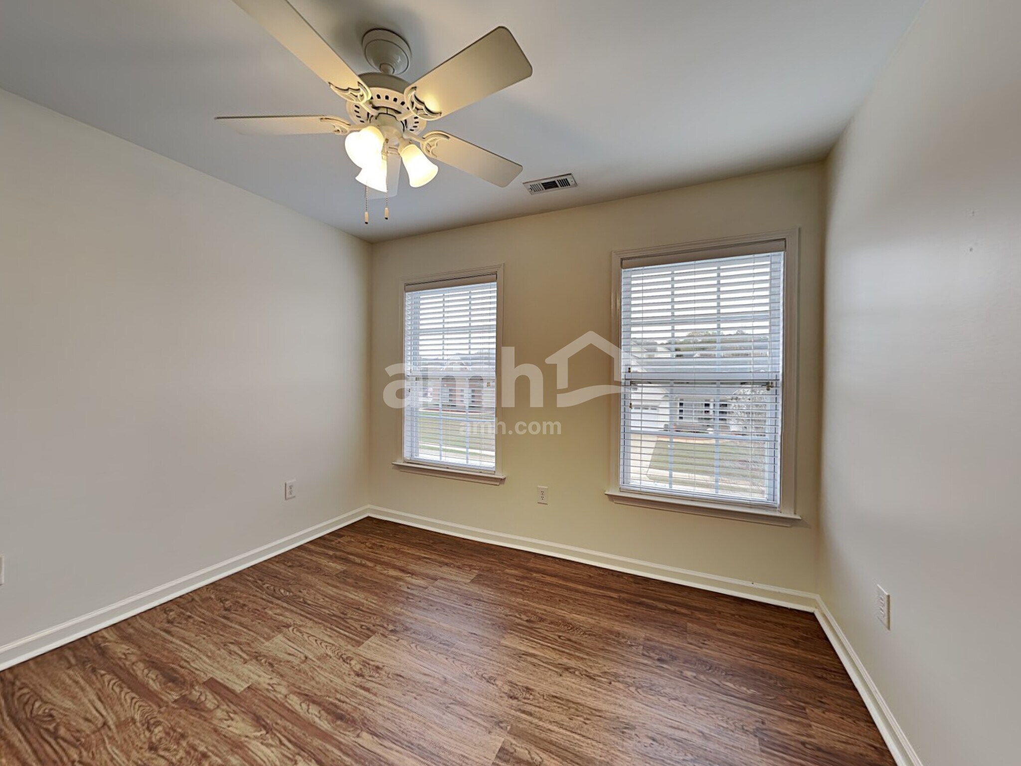 Building Photo - 302 Grimes Dr
